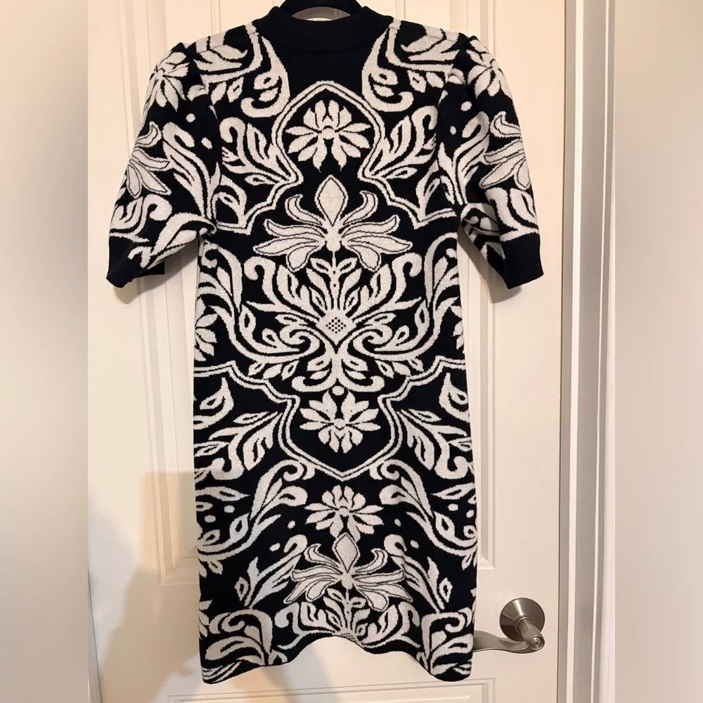 THML Black and White Floral Mini Dress EUC